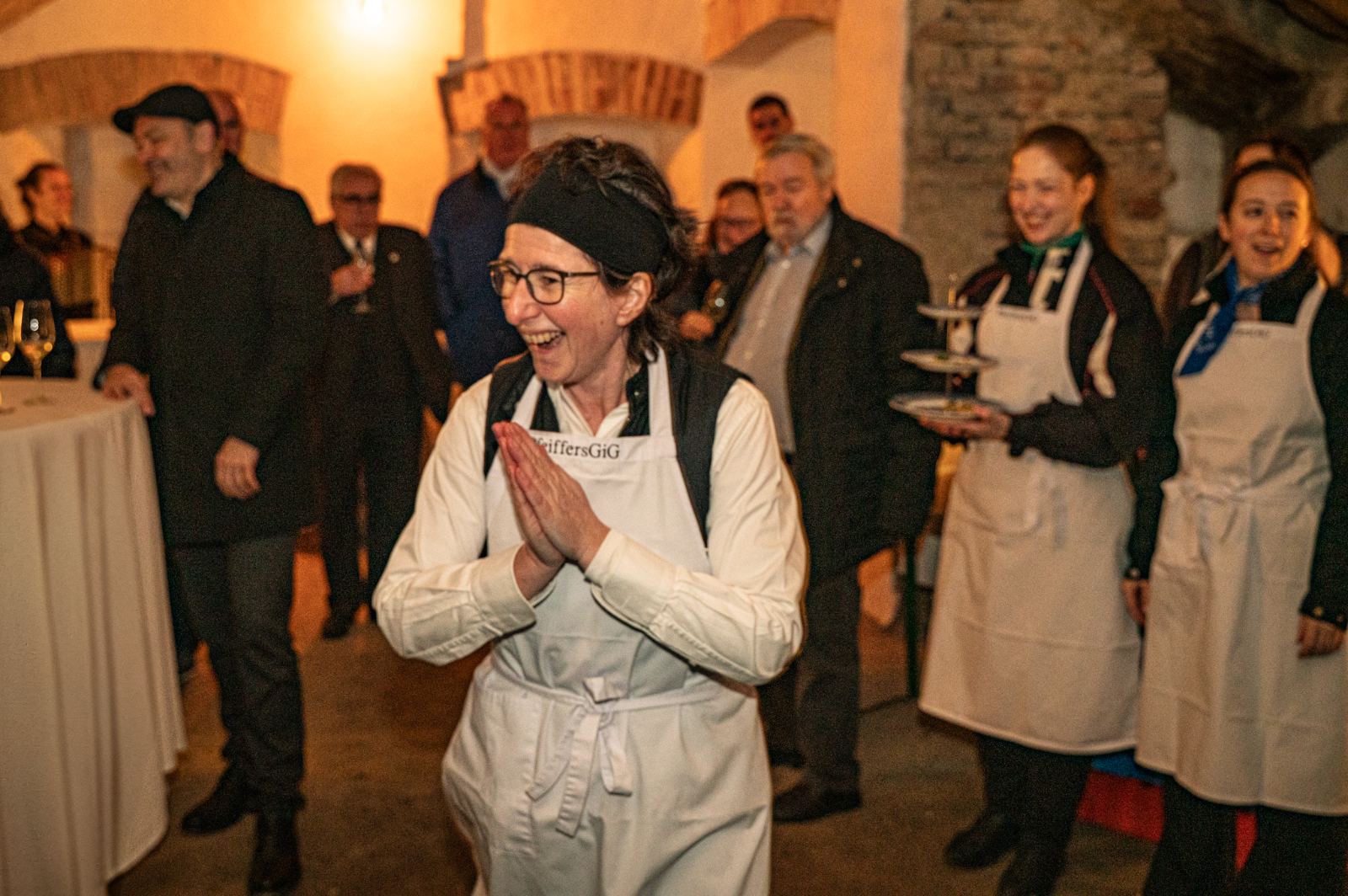 Jacqueline Pfeiffer beim PfeiffersGiG im Weinkeller
